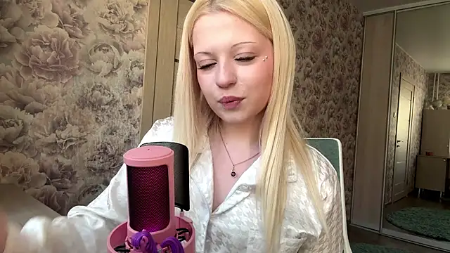 JeneeBIanks online show from April 2026 12:14:01 PM