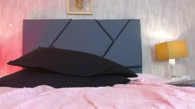 Persefyre online show from April 2026 05:00:01 PM