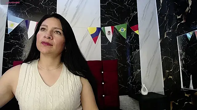Snapshot of SofiaMoreno_ chatting on June 2026 05:03:02 PM SofiaMoreno online show from June 2026 05:03:02 PM