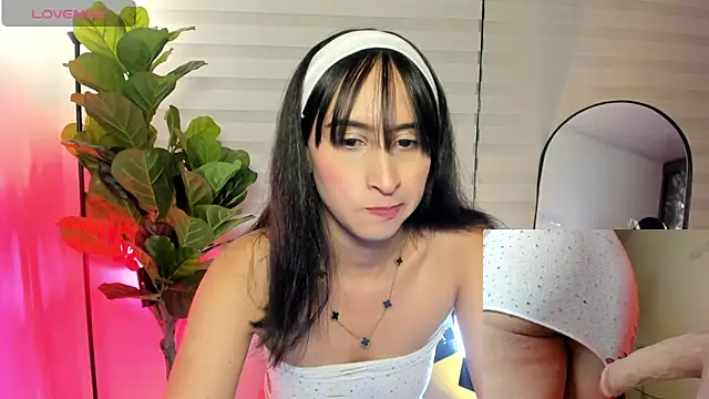 Snapshot of Antonella_Moretti_ chatting on April 2026 03:43:02 AM Antonella Moretti online show from April 2026 03:43:02 AM