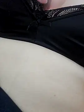 Snapshot of Halyken chatting on February 2026 06:00:02 AM Halyken online show from February 2026 06:00:02 AM