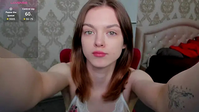 Snapshot of _Molly_Coy_ chatting on May 2026 08:00:01 AM Molly Coy online show from May 2026 08:00:01 AM
