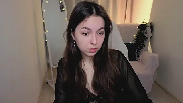 Snapshot of BellaThery chatting on May 2026 05:04:02 AM BellaThery online show from May 2026 05:04:02 AM