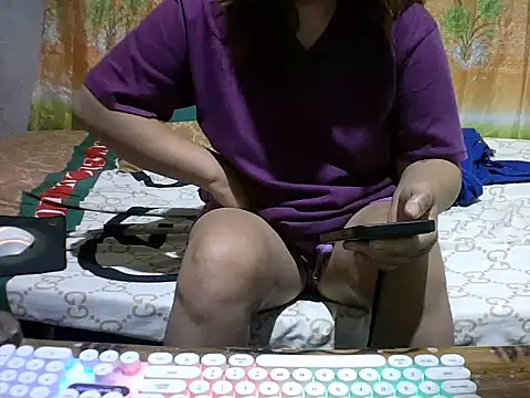 Snapshot of Radiant_smile chatting on May 2026 09:21:01 PM Radiant smile online show from May 2026 09:21:01 PM