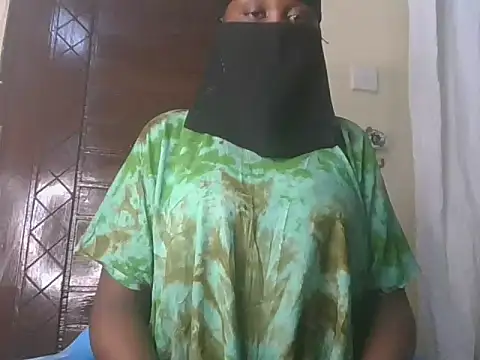 sweetchocolatey-puss online show from February 2026 07:04:01 PM