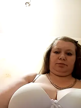 KiraStanton online show from April 2026 11:35:01 PM