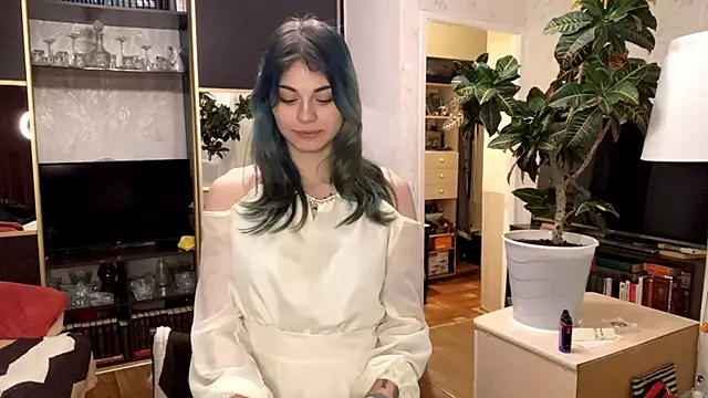 Snapshot of Emmibrilson chatting on February 2026 02:17:02 PM Emmibrilson online show from February 2026 02:17:02 PM