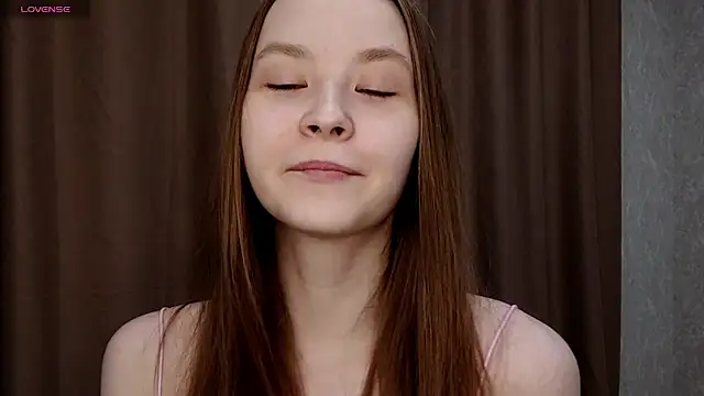 Snapshot of LeslieShay chatting on April 2026 07:19:01 PM LeslieShay online show from April 2026 07:19:01 PM