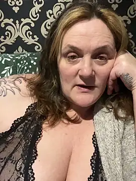 Busty-GilfQuinn online show from February 2026 10:41:02 PM
