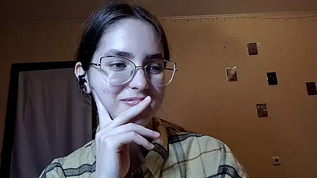 Snapshot of Katelemon chatting on May 2026 04:04:02 PM Katelemon online show from May 2026 04:04:02 PM
