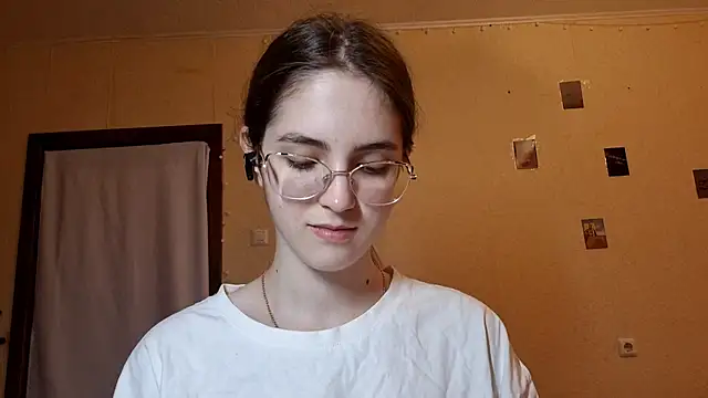 Snapshot of Katelemon chatting on June 2026 09:11:02 AM Katelemon online show from June 2026 09:11:02 AM