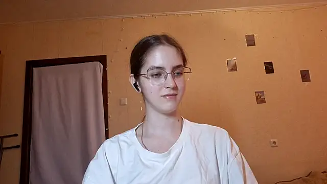 Snapshot of Katelemon chatting on June 2026 01:11:01 PM Katelemon online show from June 2026 01:11:01 PM