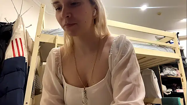 LiraDreamX online show from February 2026 03:22:01 PM