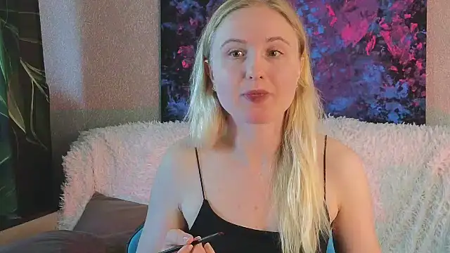 Snapshot of Lanavi_Smile chatting on July 2026 06:18:02 AM Lanavi Smile online show from July 2026 06:18:02 AM