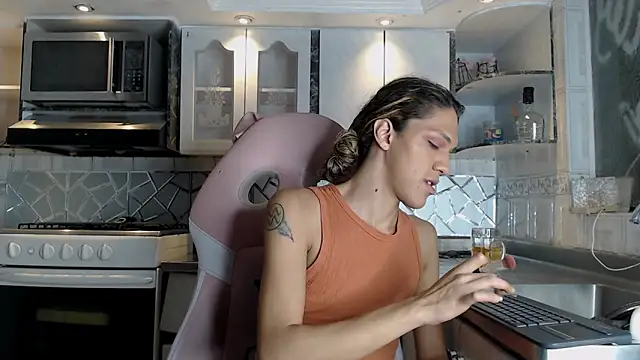 CrisOzzz online show from February 2026 08:07:02 PM