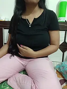 Queenlipx online show from March 2026 04:34:01 PM