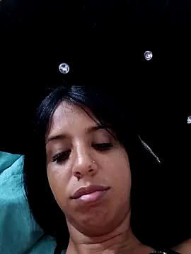 Snapshot of skinnyprety18 chatting on March 2026 04:07:02 AM skinnyprety18 online show from March 2026 04:07:02 AM