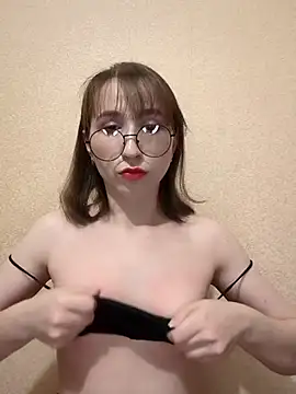 Ella17582 online show from March 2026 10:17:03 PM