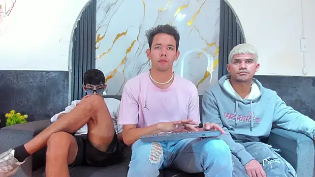 Latins on fire online show from February 2026 08:07:01 PM