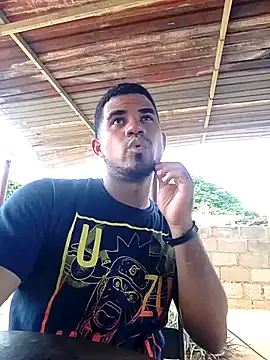 Snapshot of Latins_on_fire chatting on July 2026 04:58:02 PM Latins on fire online show from July 2026 04:58:02 PM