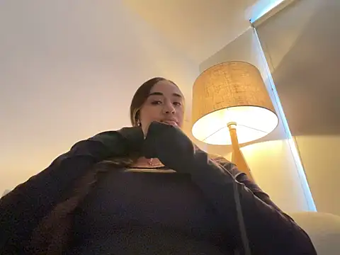 Eyssha online show from February 2026 07:34:01 PM