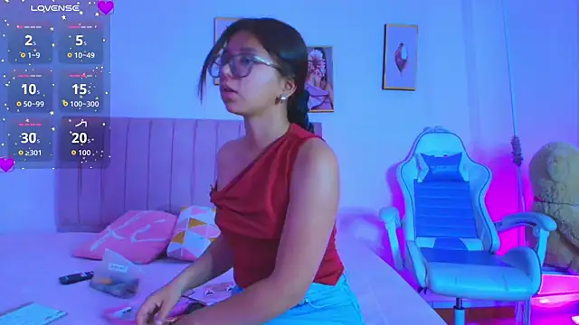 Zoow bluussh online show from February 2026 12:15:01 PM