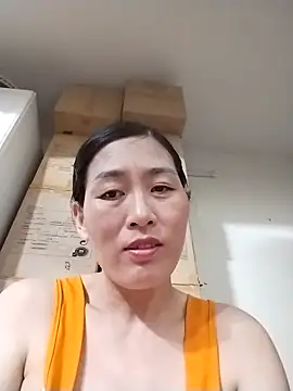 Snapshot of lris-Beauty77 chatting on April 2026 02:48:01 PM lris-Beauty77 online show from April 2026 02:48:01 PM