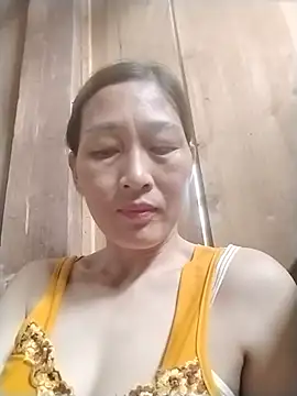 Snapshot of lris-Beauty77 chatting on July 2026 11:29:01 PM lris-Beauty77 online show from July 2026 11:29:01 PM
