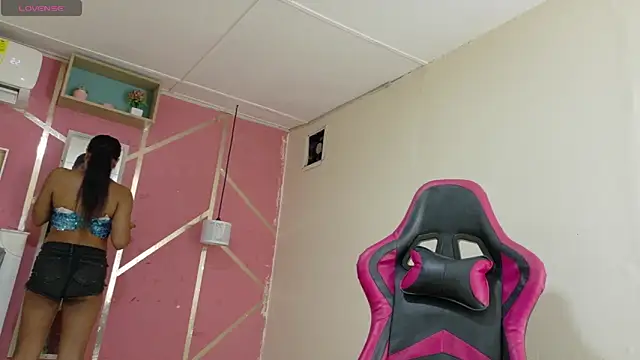 Snapshot of cristal-49 chatting on February 2026 07:26:02 PM cristal-49 online show from February 2026 07:26:02 PM