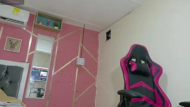 Snapshot of cristal-49 chatting on March 2026 08:55:01 PM cristal-49 online show from March 2026 08:55:01 PM