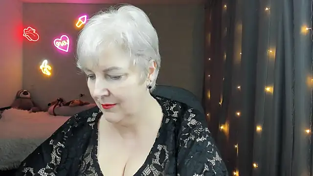 Mary-Leee online show from April 2026 06:26:01 PM