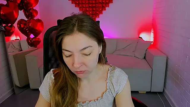 Snapshot of DianaAvis chatting on February 2026 05:51:02 AM DianaAvis online show from February 2026 05:51:02 AM