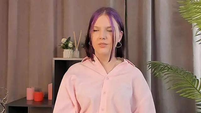 Snapshot of OllieLirette chatting on February 2026 09:32:02 AM OllieLirette online show from February 2026 09:32:02 AM