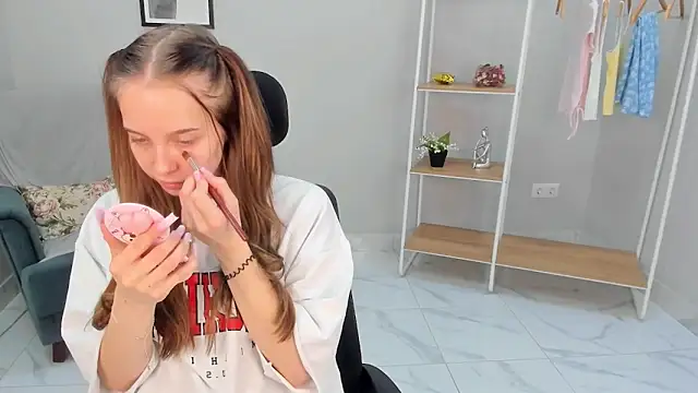 Snapshot of Nina_Crown chatting on March 2026 10:32:02 AM Nina Crown online show from March 2026 10:32:02 AM