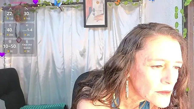 Snapshot of LeanaMaturee chatting on May 2026 12:34:02 PM LeanaMaturee online show from May 2026 12:34:02 PM