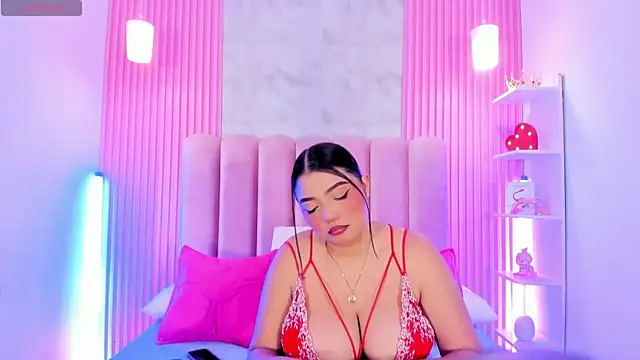 Snapshot of ArianaRougee chatting on June 2026 04:01:02 AM ArianaRougee online show from June 2026 04:01:02 AM