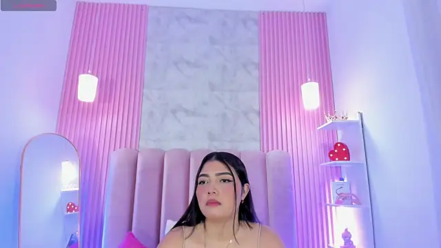 Snapshot of ArianaRougee chatting on June 2026 04:22:02 AM ArianaRougee online show from June 2026 04:22:02 AM