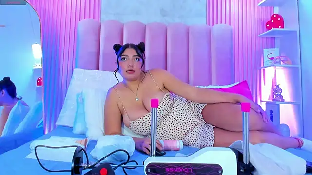 Snapshot of ArianaRougee chatting on July 2026 05:35:01 AM ArianaRougee online show from July 2026 05:35:01 AM