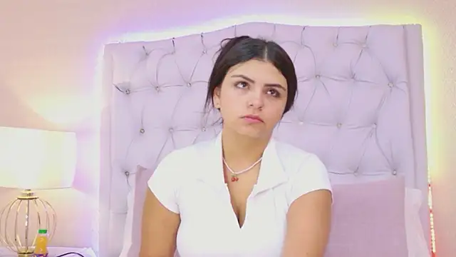 EmmaLeens online show from April 2026 11:52:02 AM