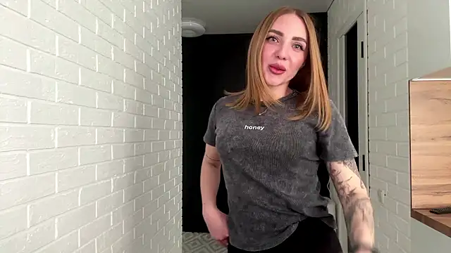 JuliaGracey online show from March 2026 07:59:02 AM