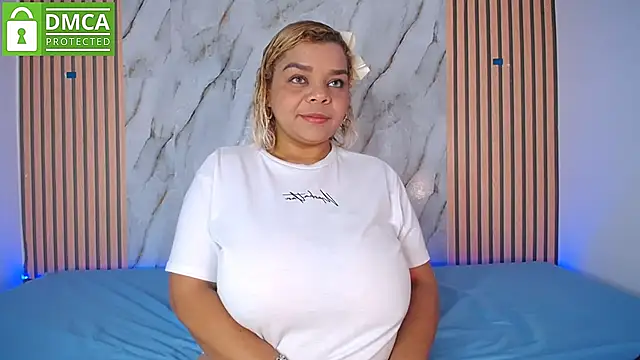 CasieBigtits online show from March 2026 01:58:02 PM