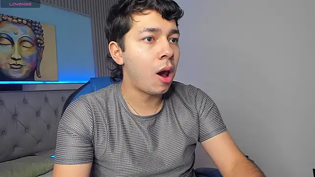 Julian Smith21 online show from March 2026 11:28:02 PM