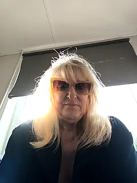 Heidiblueeyes online show from March 2026 08:20:01 AM