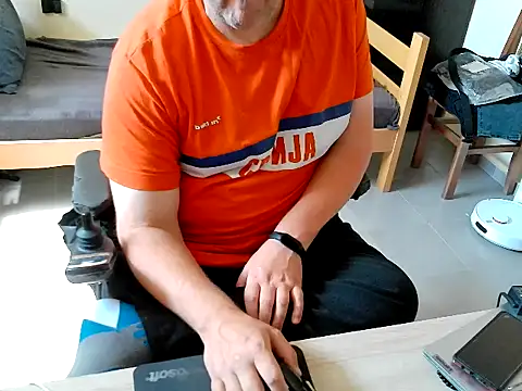 Snapshot of pozitiva000 chatting on June 2026 01:23:02 PM pozitiva000 online show from June 2026 01:23:02 PM