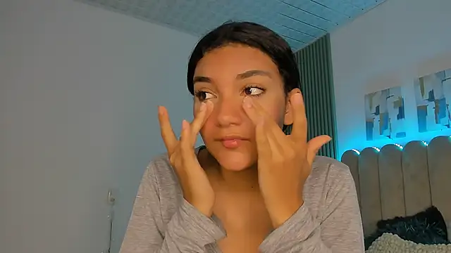 Natashax  online show from April 2026 10:34:02 PM