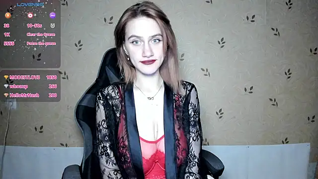 NicoleDaviss online show from April 2026 07:18:02 PM