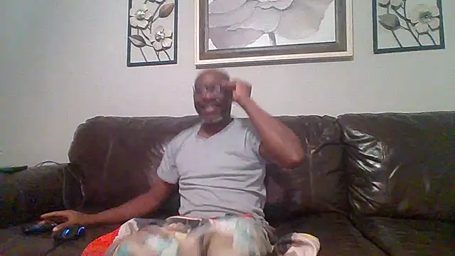 Snapshot of TerryStyles chatting on May 2026 05:59:02 AM TerryStyles online show from May 2026 05:59:02 AM