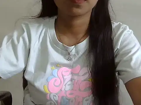 Snapshot of cute_momo_love chatting on May 2026 05:12:01 AM cute momo love online show from May 2026 05:12:01 AM