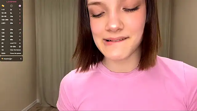 Carolini i online show from March 2026 05:51:02 PM