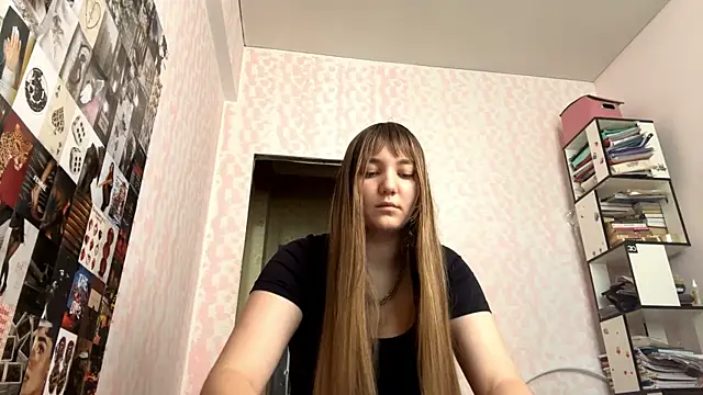 Snapshot of JanineThielman chatting on June 2026 06:30:01 AM JanineThielman online show from June 2026 06:30:01 AM